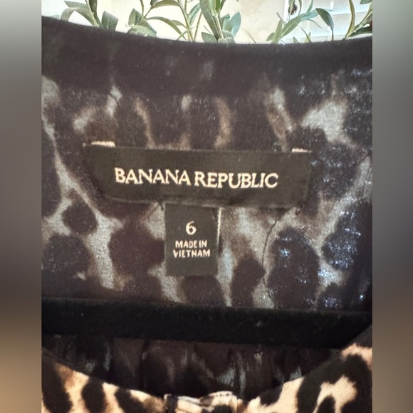 Banana Republic Leopard Print Midi Dress
Size 6 - Picture 6 of 12